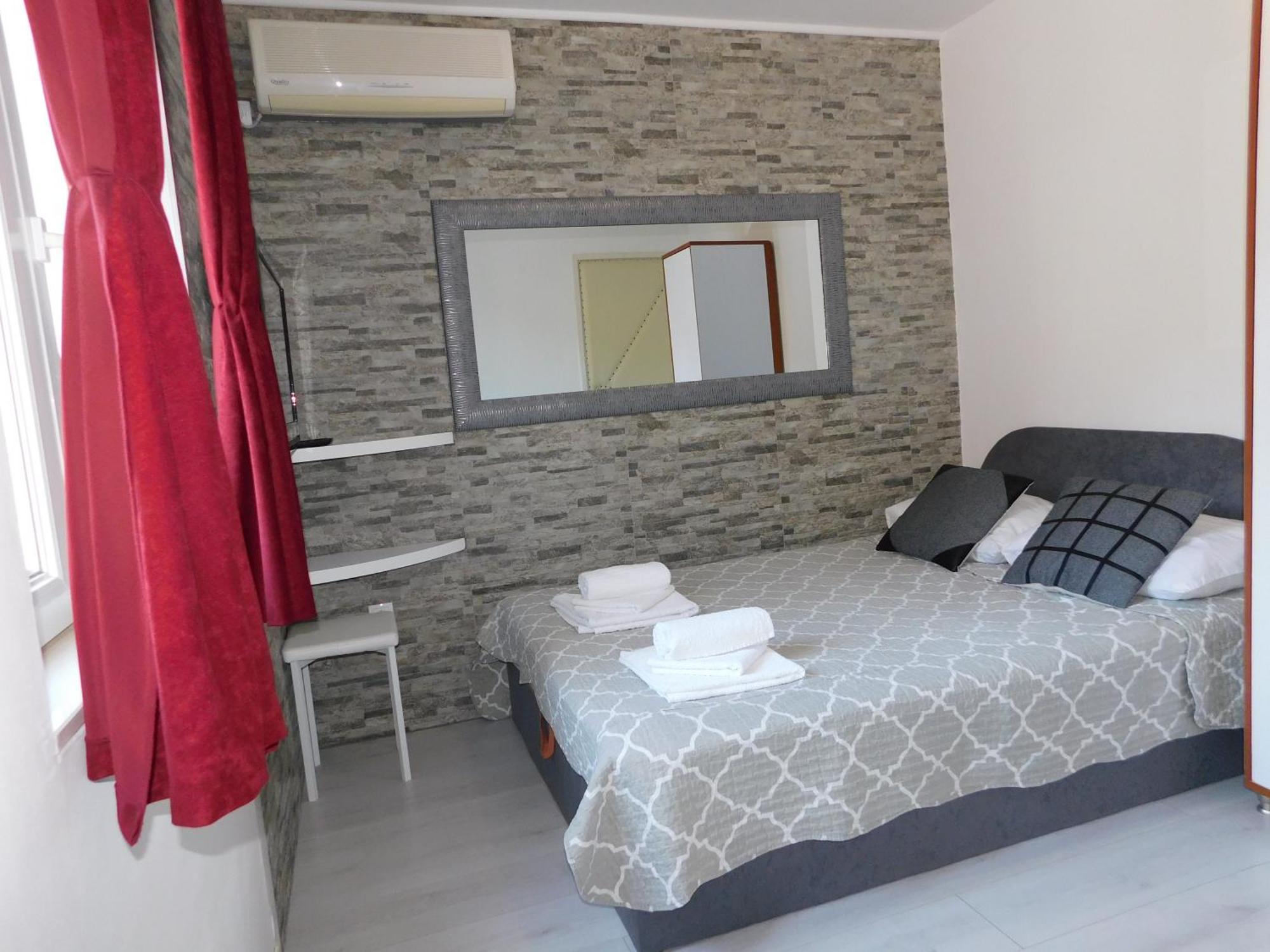 Apartments Huljev Primošten Rum bild